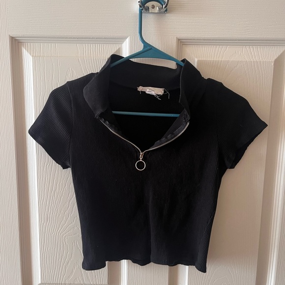 RSQ Collared Crop Top - Picture 1 of 2